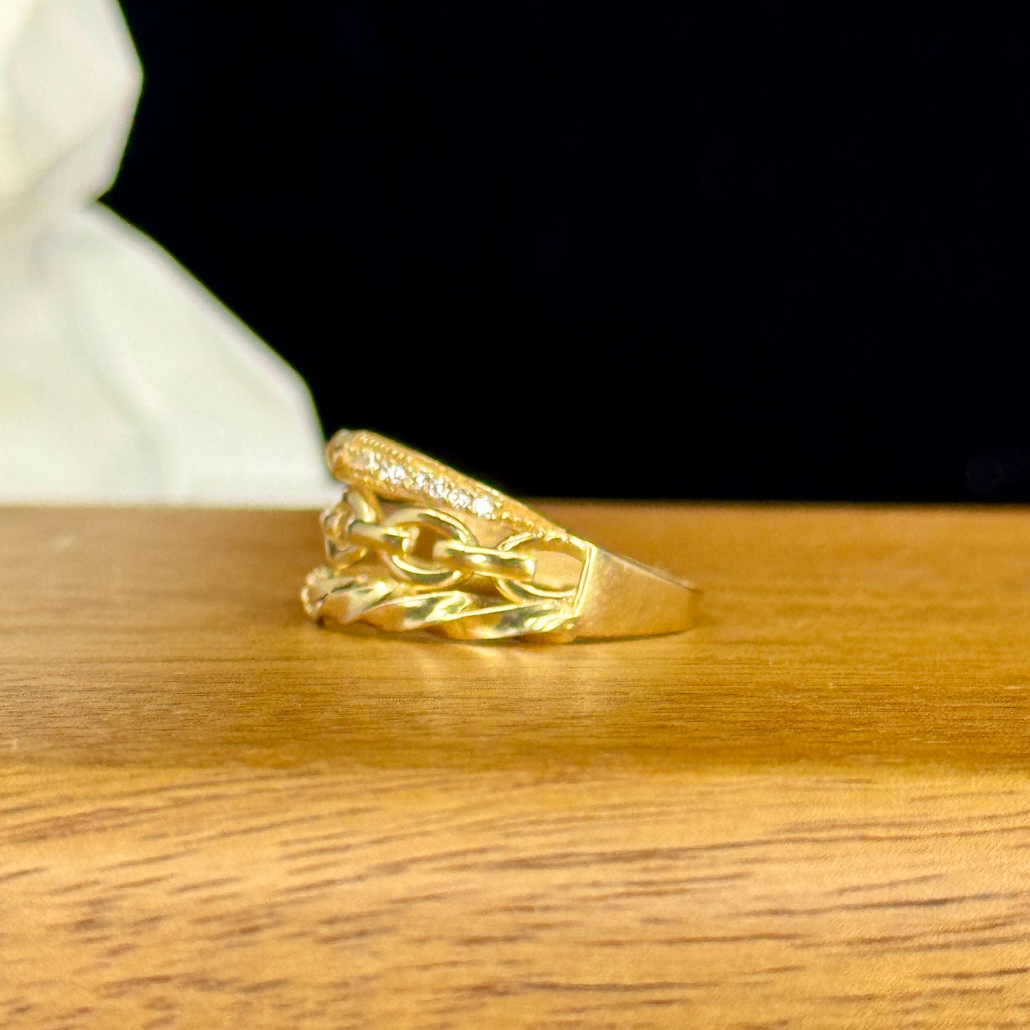 Anillo Luxe – Eslabones y Brillo en Oro 18K | Talla 8