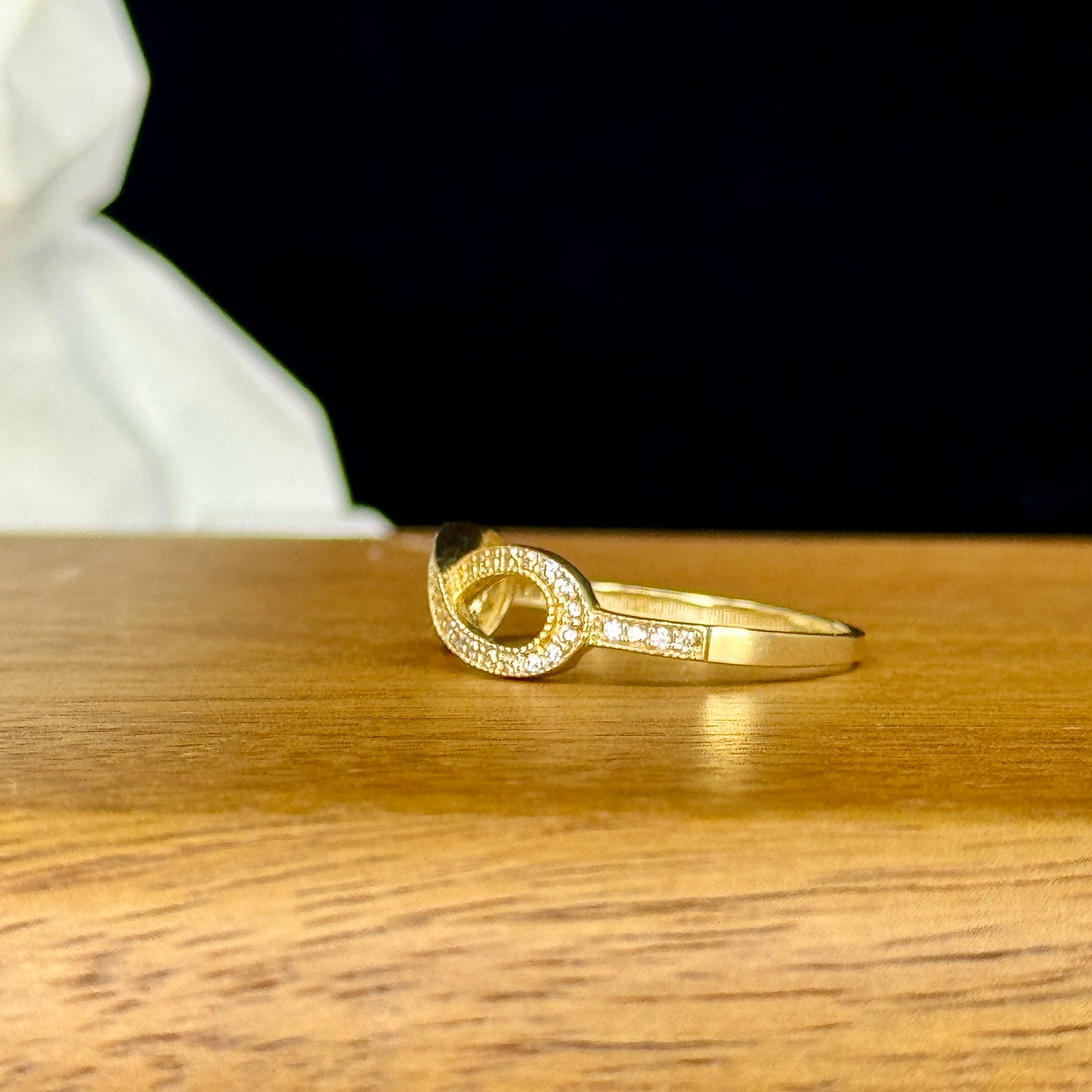 Anillo Infinite Shine – Símbolo Infinito con Brillo en Oro 18K | Talla 8
