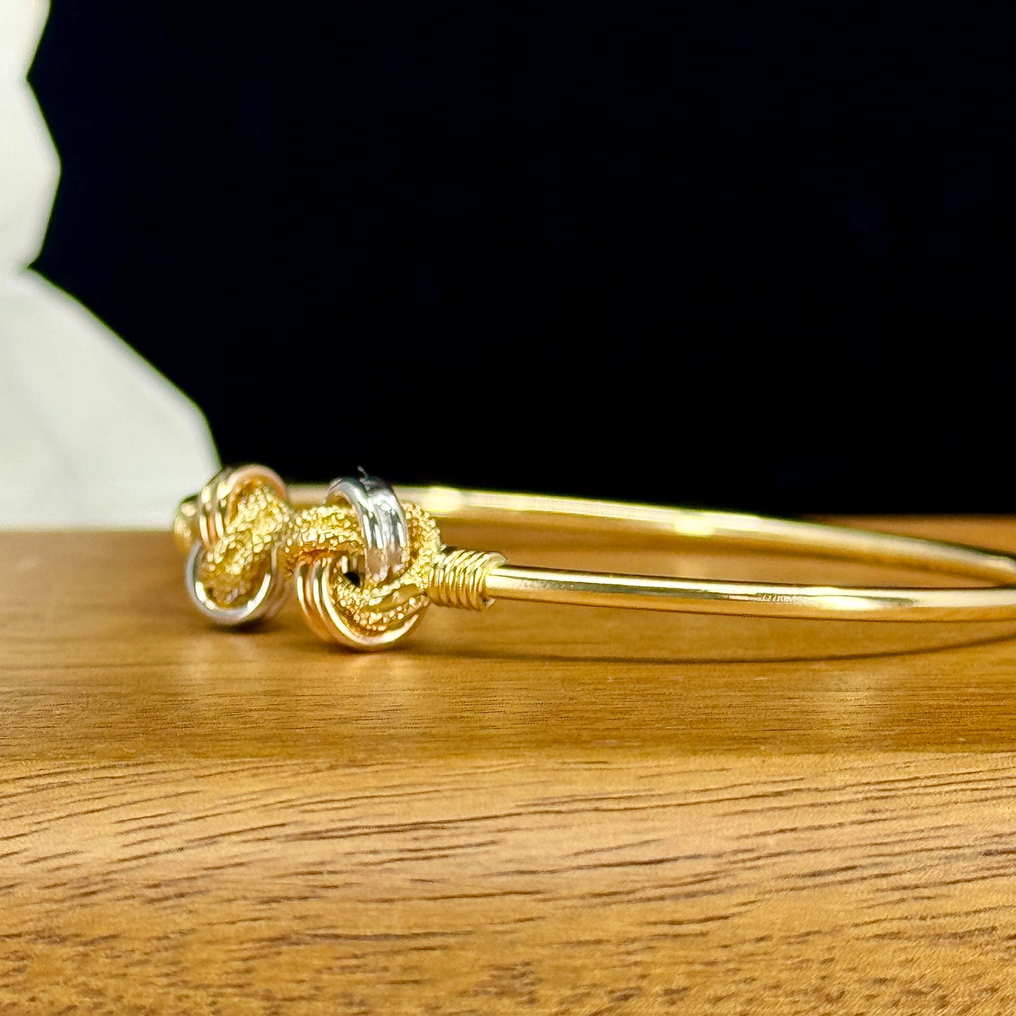 Pulsera Trinity Knot – Nudos Tricolor en Oro 18K