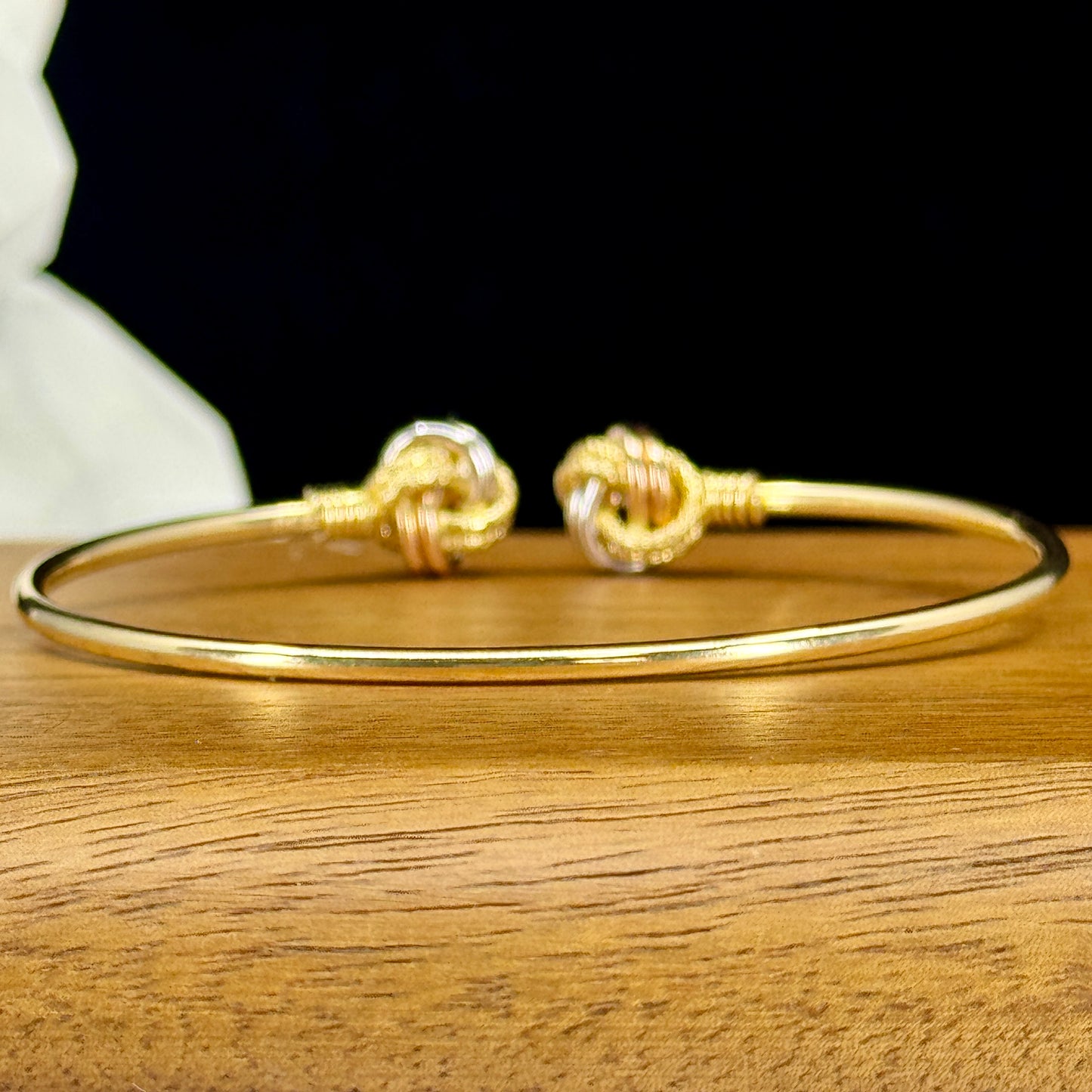 Pulsera Trinity Knot – Nudos Tricolor en Oro 18K