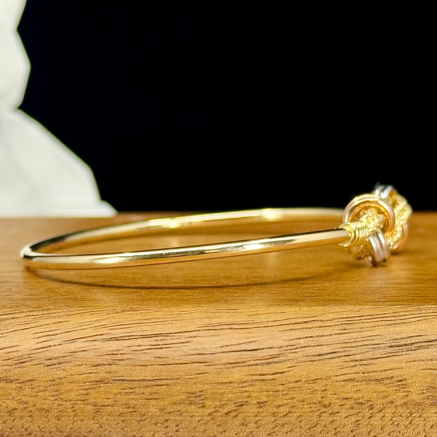 Pulsera Trinity Knot – Nudos Tricolor en Oro 18K