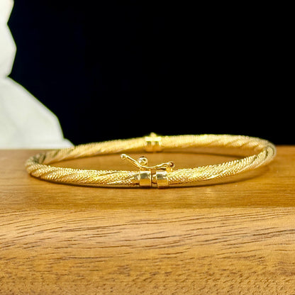 Bangle Golden Rope – Diseño Trenzado en Oro 18K | 6.5 cm de Diámetro