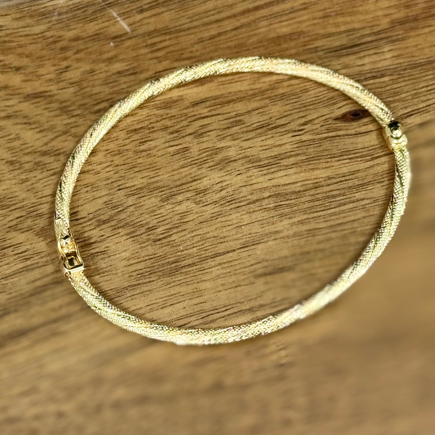 Bangle Golden Rope – Diseño Trenzado en Oro 18K | 6.5 cm de Diámetro