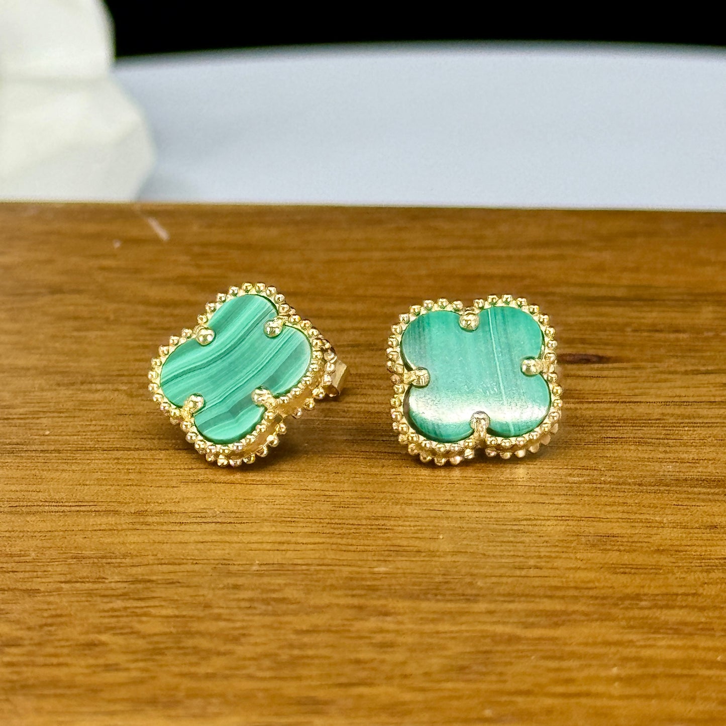 Aretes Clover Malachite – Malaquita Natural en Oro 18k