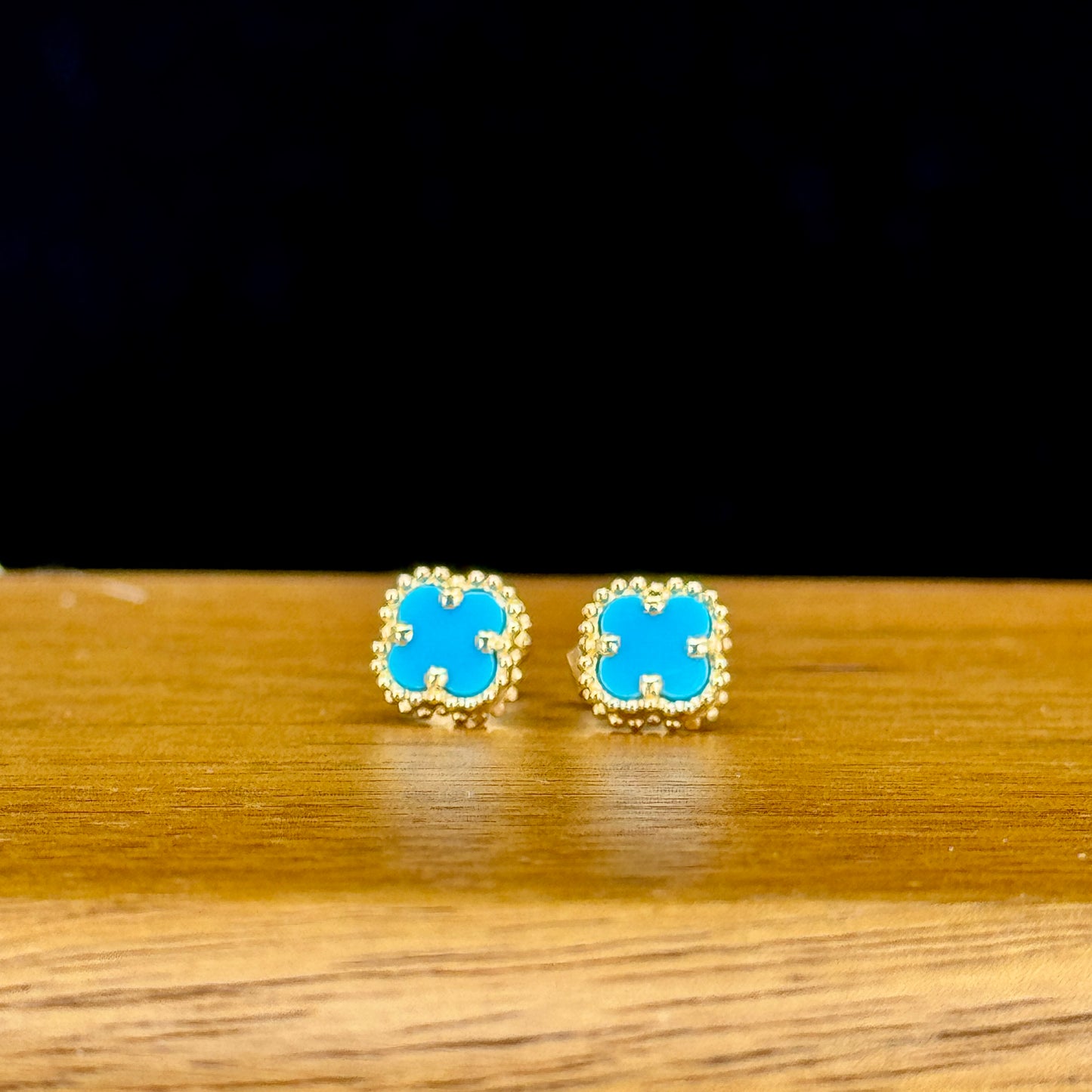Aretes Clover Turquoise – Piedra Turquesa en Oro 18K