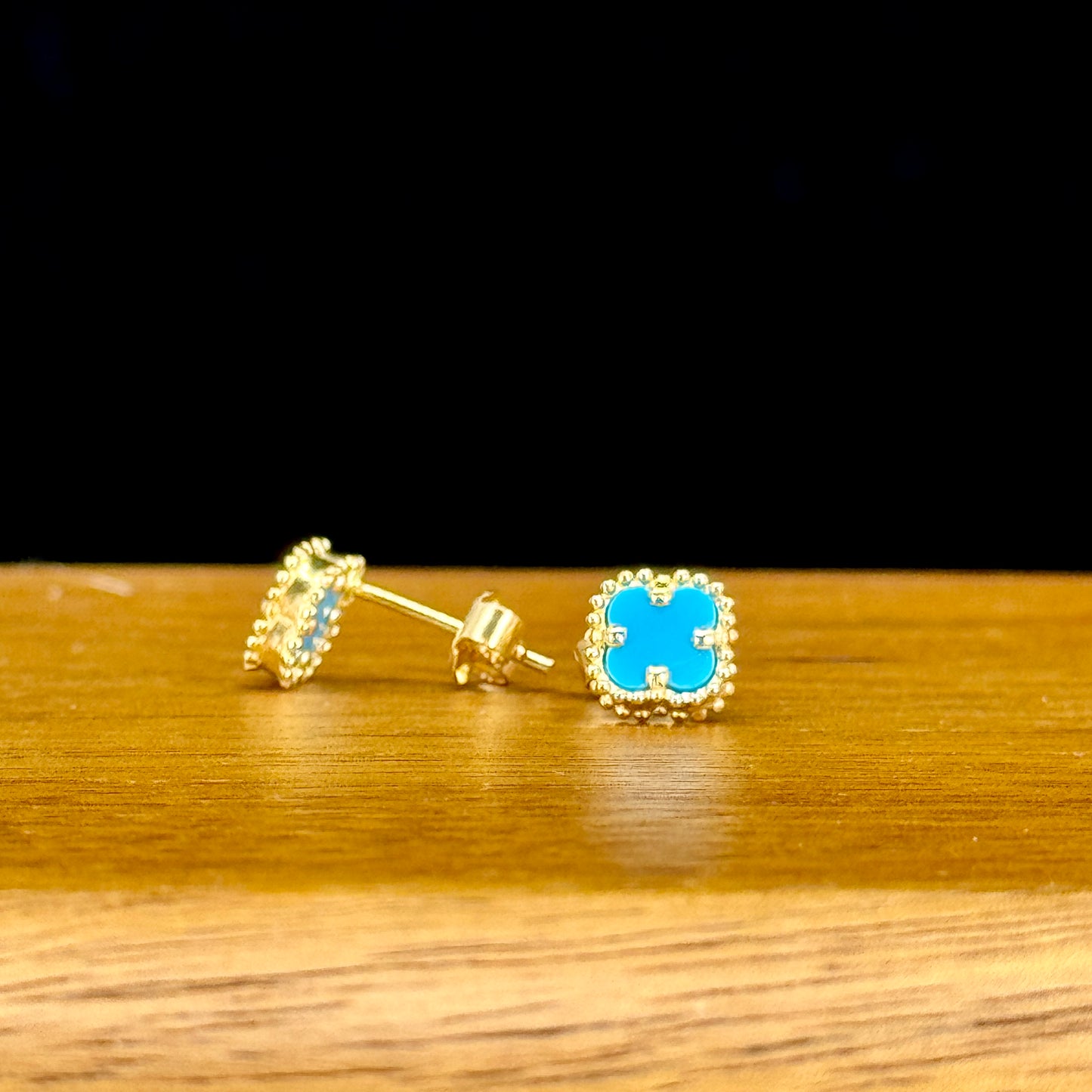 Aretes Clover Turquoise – Piedra Turquesa en Oro 18K