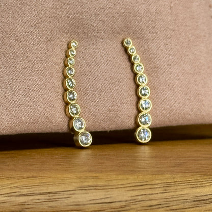 Aretes Éclat Impérial – Cristales Graduados en Oro 18K