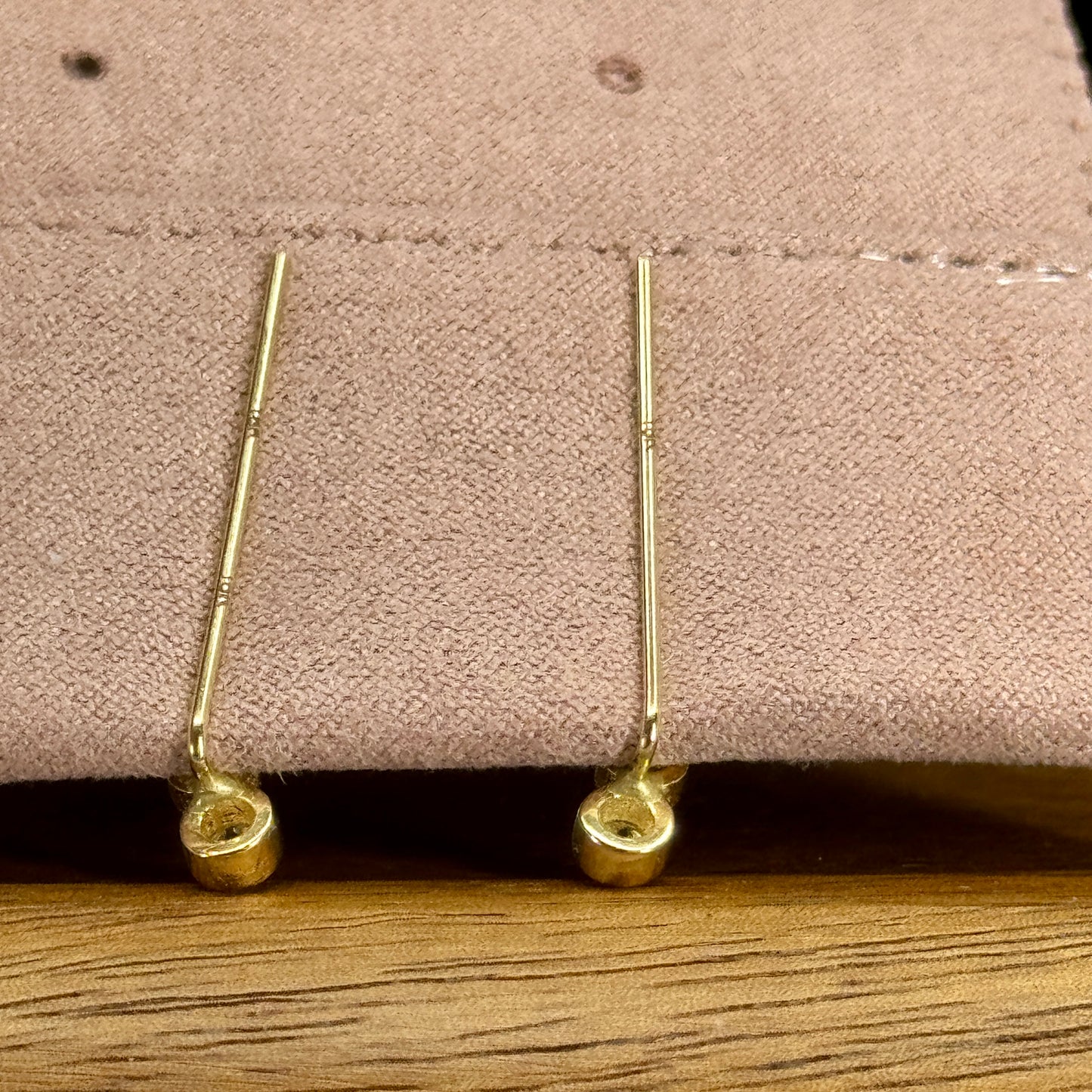 Aretes Éclat Impérial – Cristales Graduados en Oro 18K