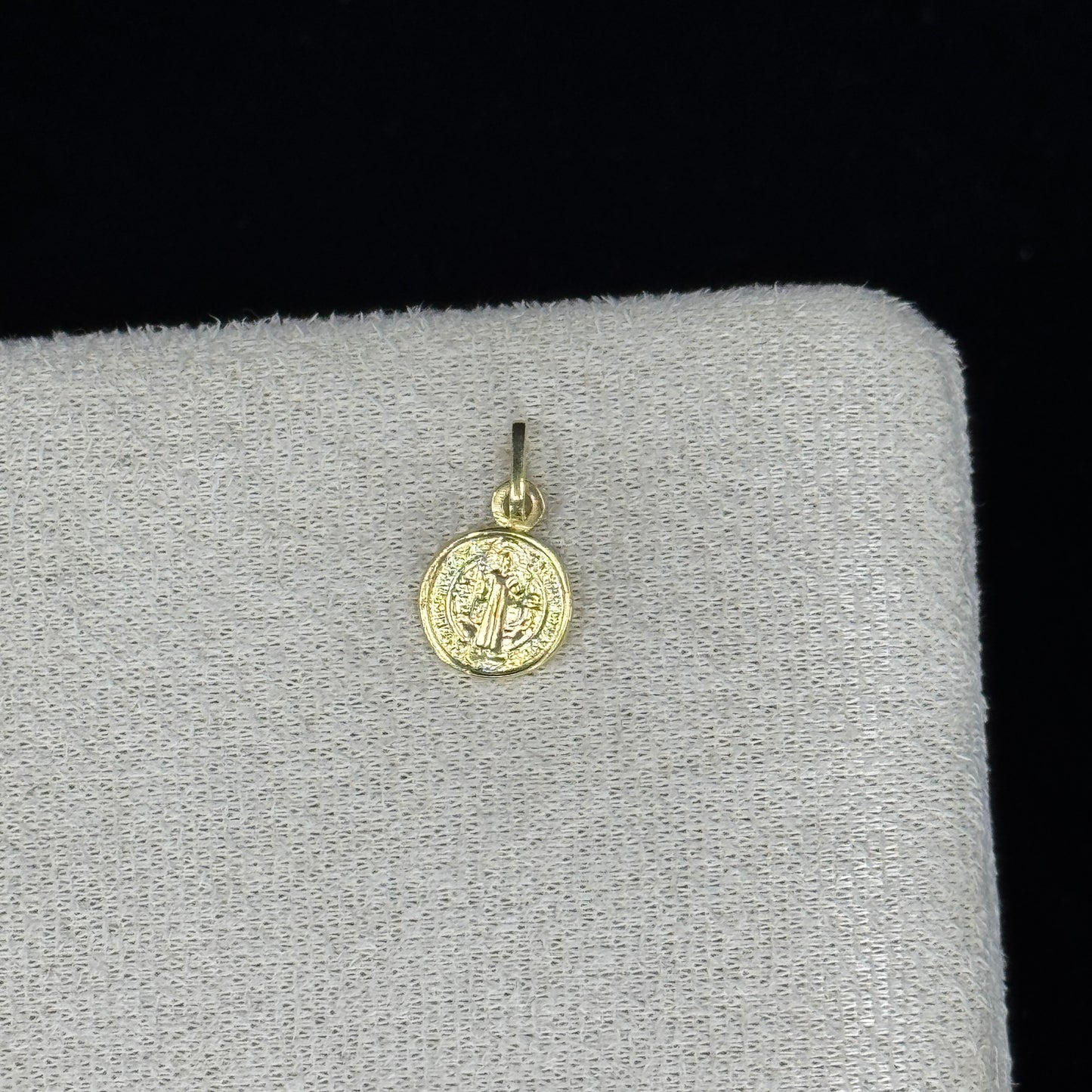 Dije Medalla San Benito Mini