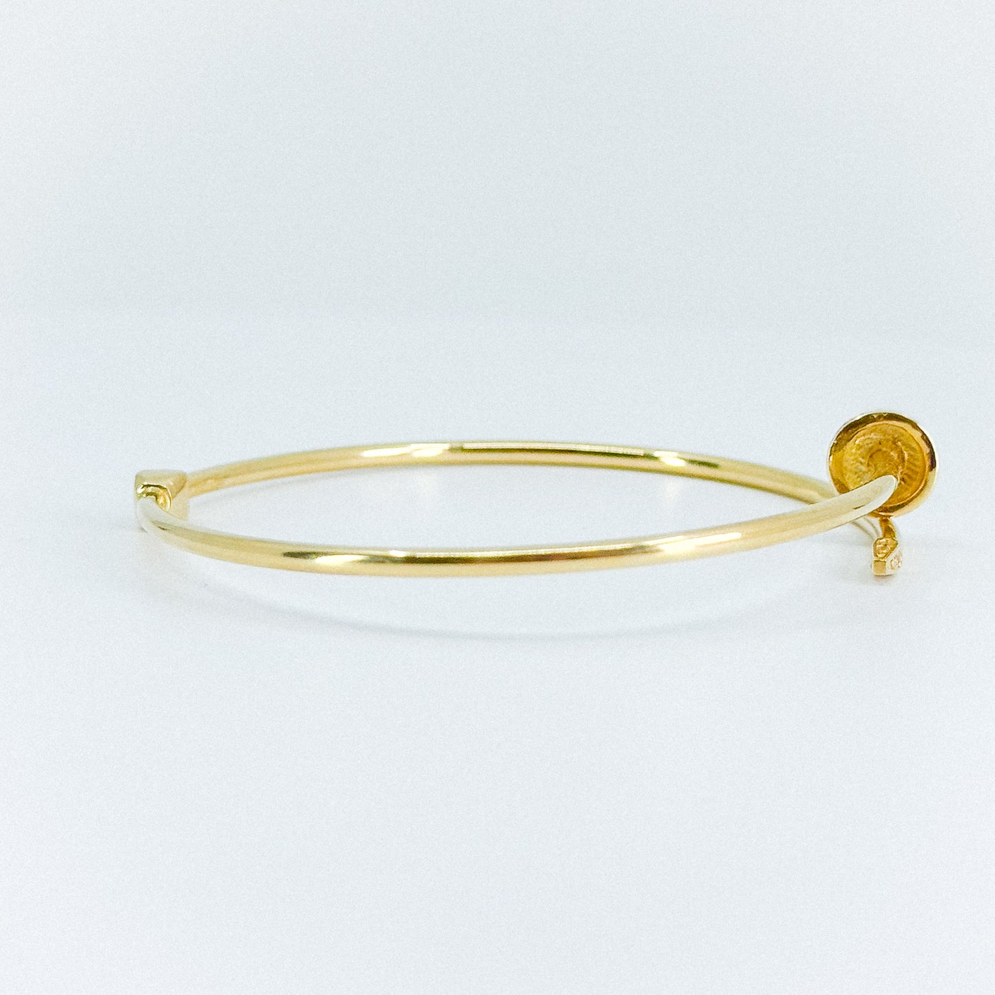 Bangle clavo