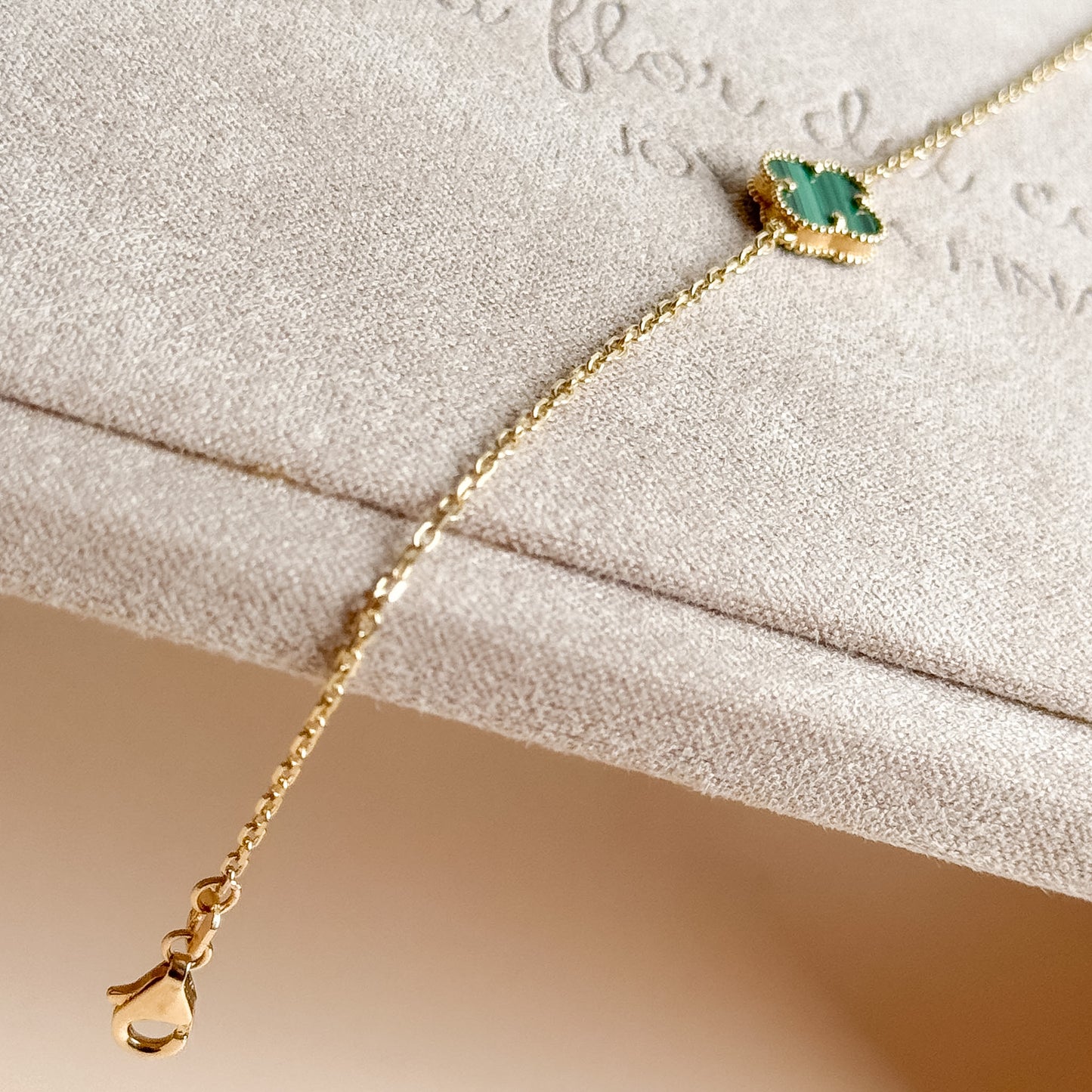 Pulsera Trébol Verde de Oro 18K Ajustable
