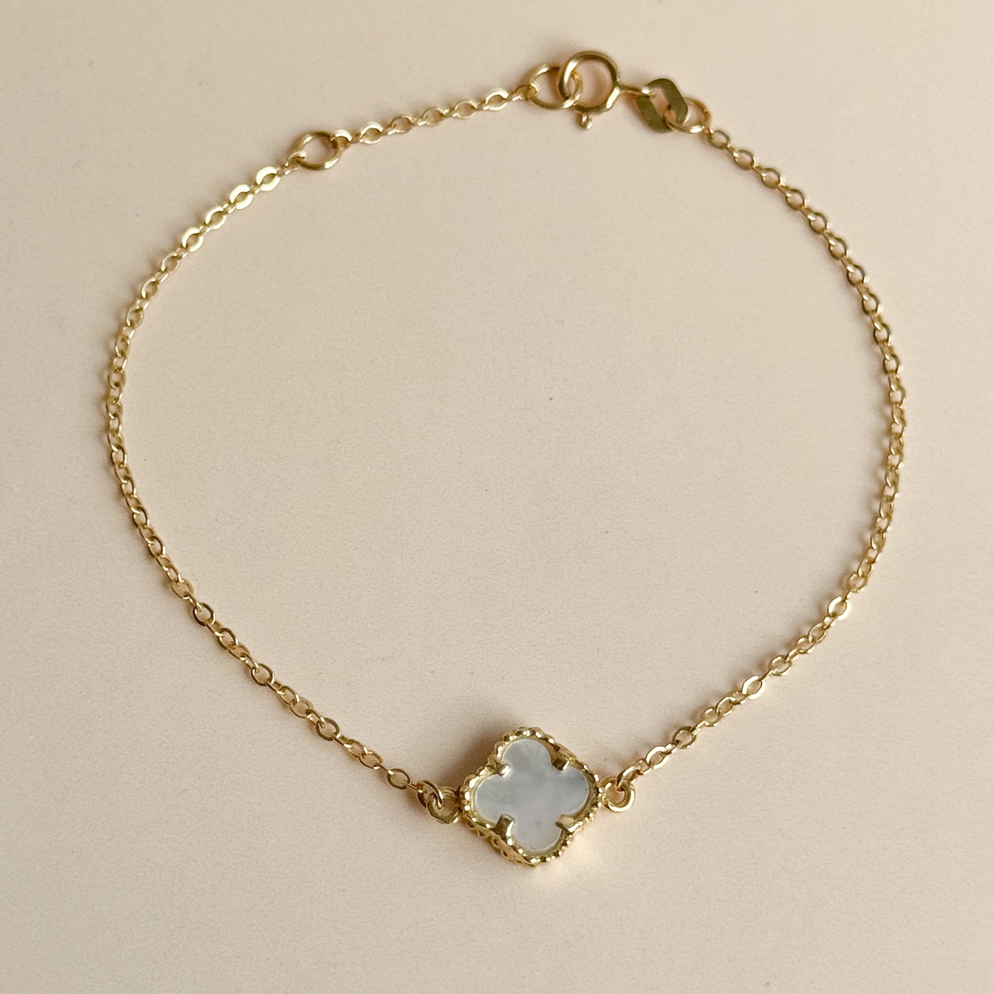 Pulsera Trébol de Nácar en Oro 18K