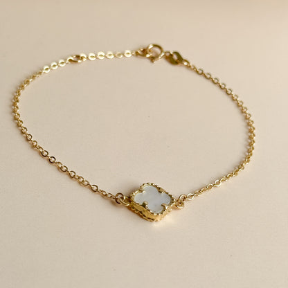 Pulsera Trébol de Nácar en Oro 18K