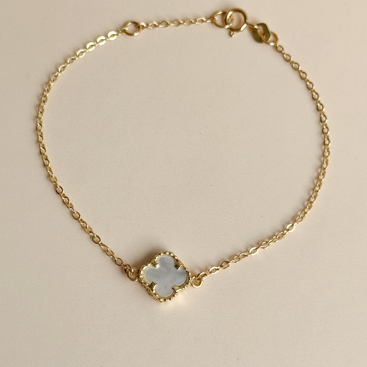 Pulsera Trébol de Nácar en Oro 18K