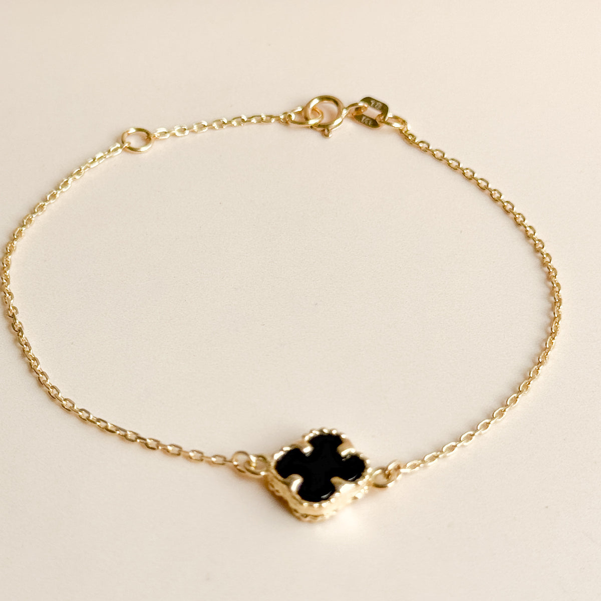 Pulsera Trébol de Ónix en Oro 18K