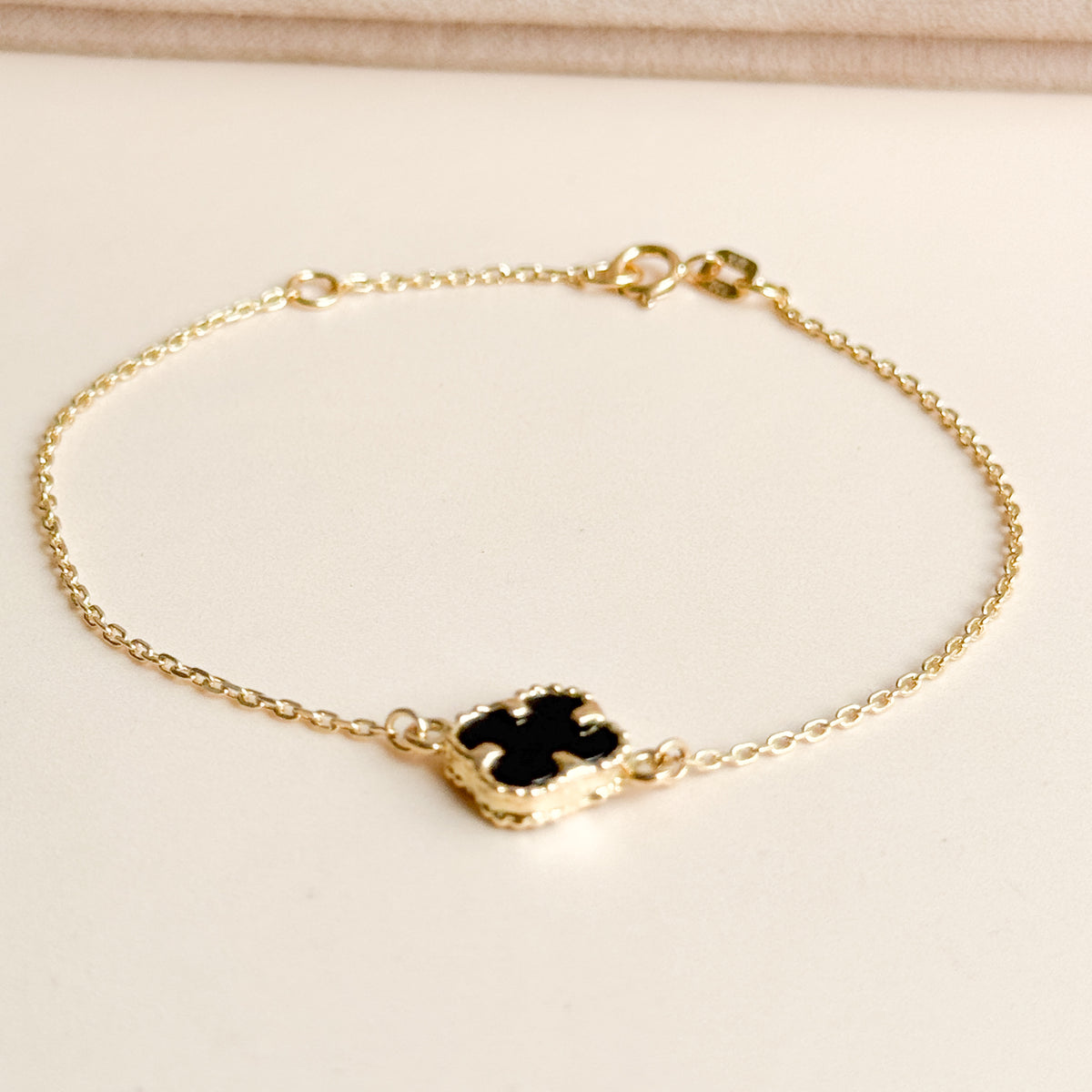 Pulsera Trébol de Ónix en Oro 18K