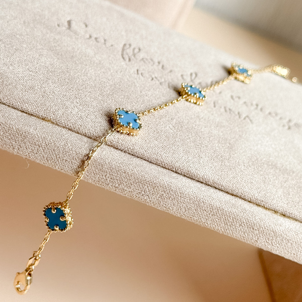 Pulsera Cinco Tréboles Celestes de Oro 18K