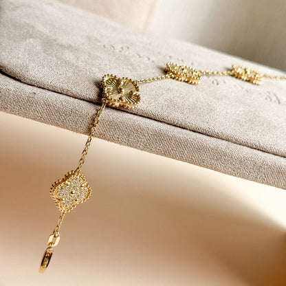 Pulsera Cinco Tréboles Pavé y Texturizados de Oro 18K