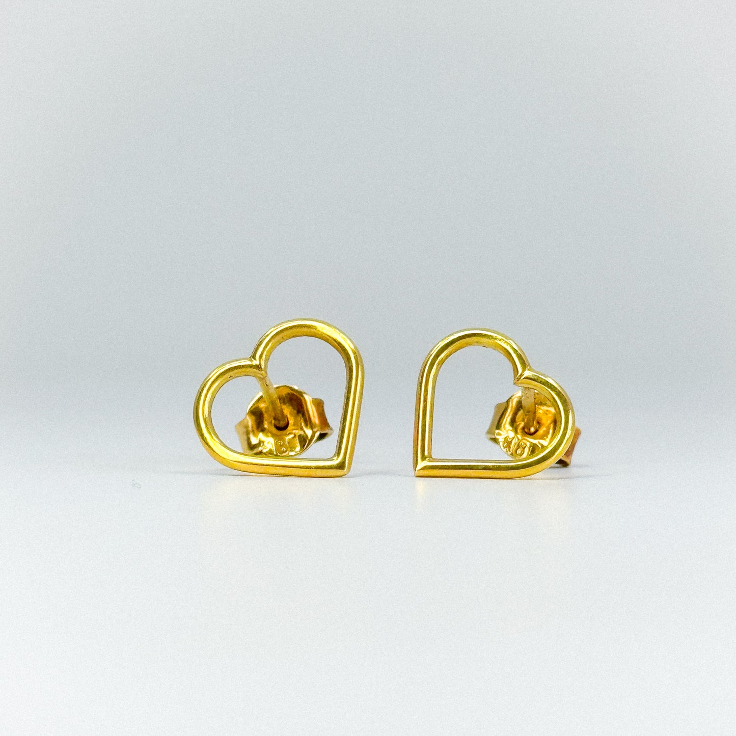 Aretes corazón calado
