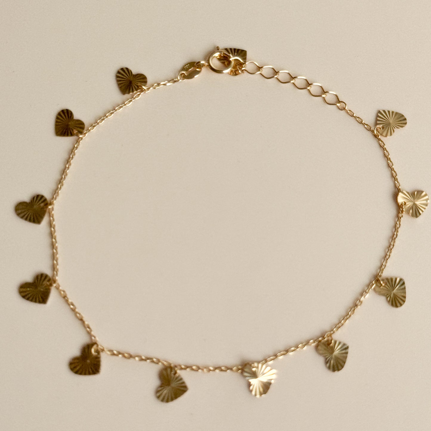 Pulsera Corazones Colgantes de Oro 18K