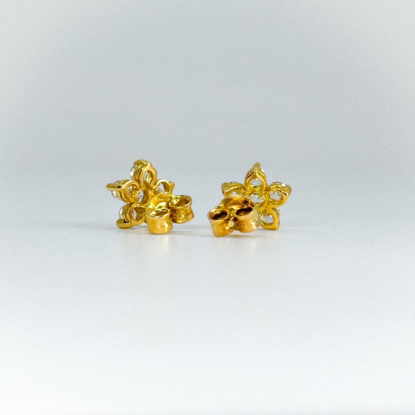 aretes rosetas clásicas