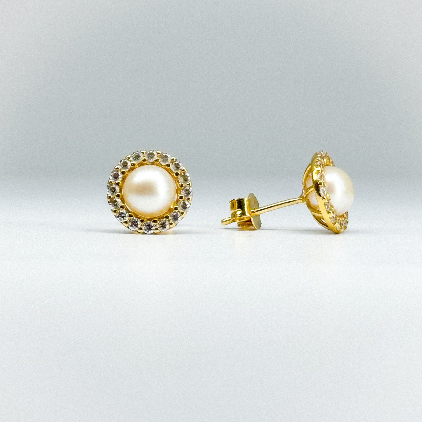 Aretes perla circular con cristales