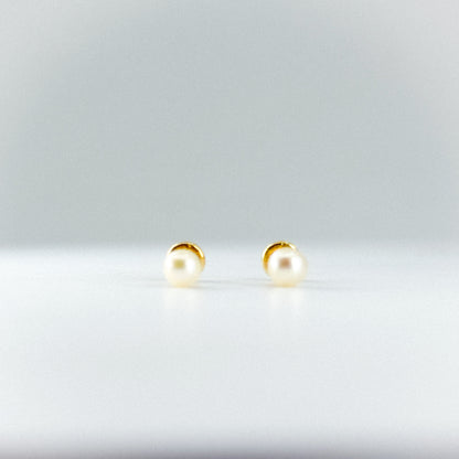 Aretes Topito de Perla Cultivada en oro 18k