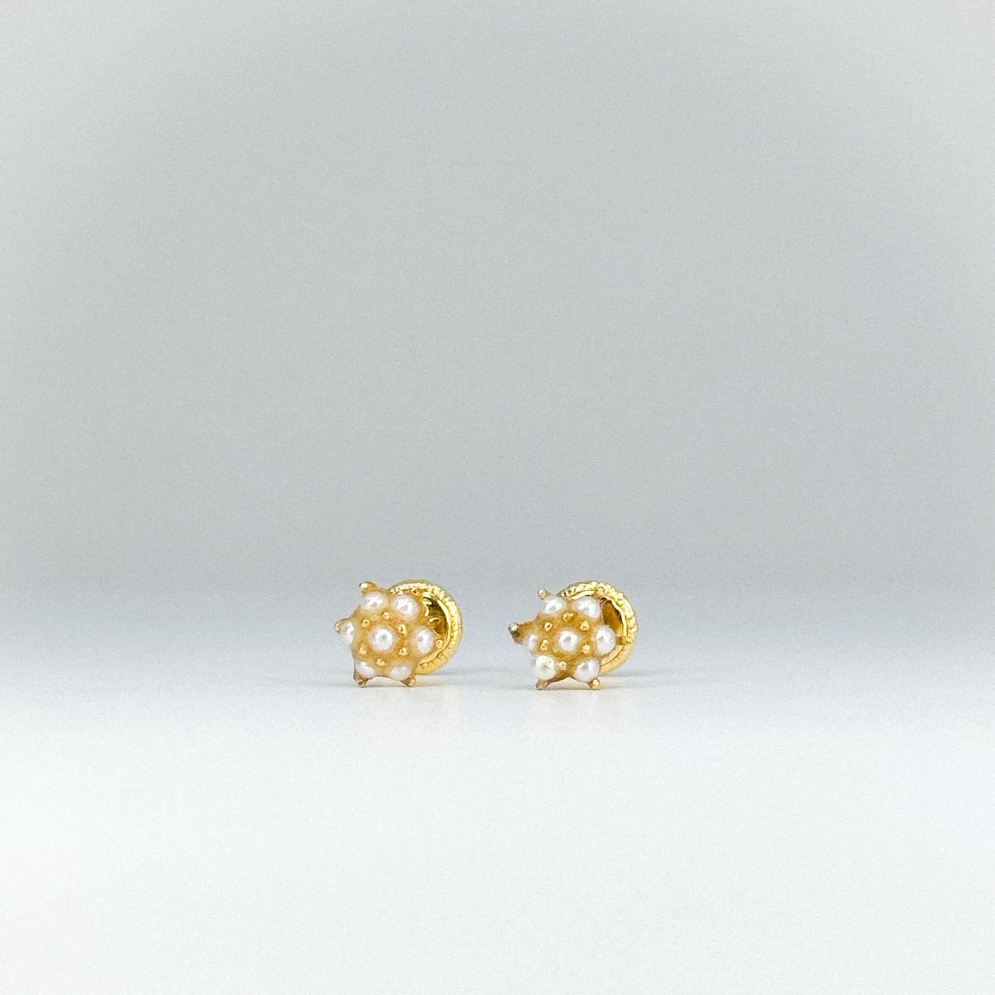 Aretes Roseta de Perlas en oro 18k ✨