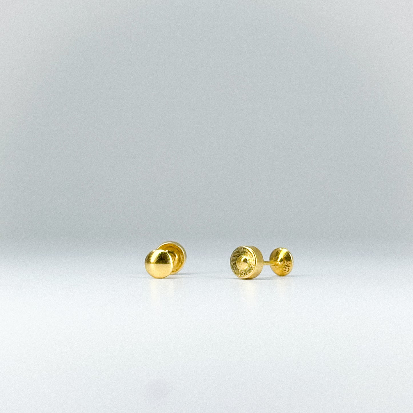 Aretes Topito Lenteja en oro 18k
