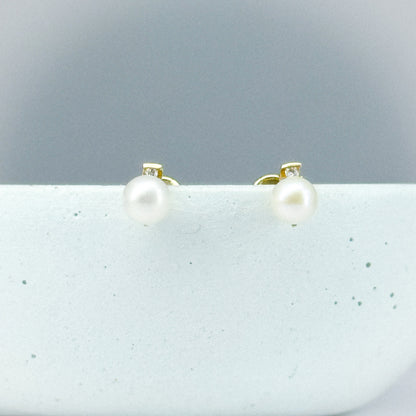 Aretes Topito Perla y Diamante en oro 18k