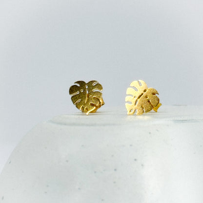 Aretes hoja de oro 18k