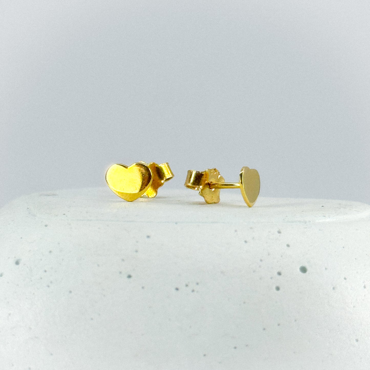 Aretes corazón placa