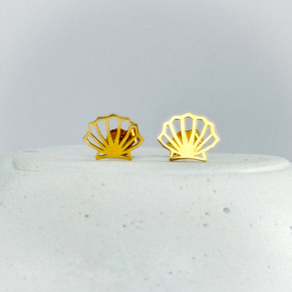 Aretes conchita de mar en oro 18k