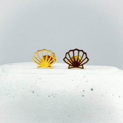 Aretes conchita de mar en oro 18k