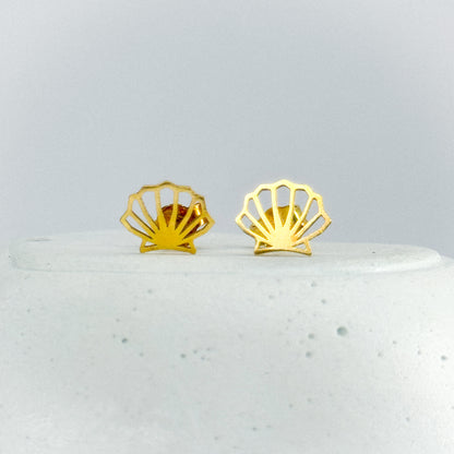 Aretes conchita de mar en oro 18k