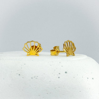 Aretes conchita de mar en oro 18k