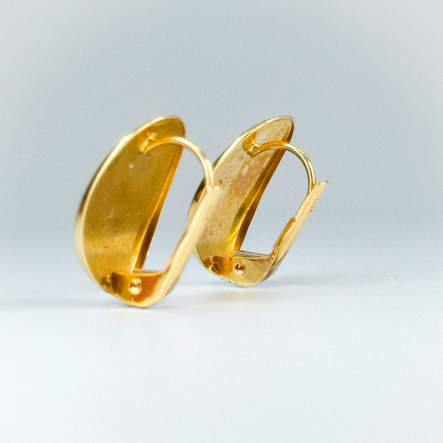 Aretes Cúpula Dorada 18k