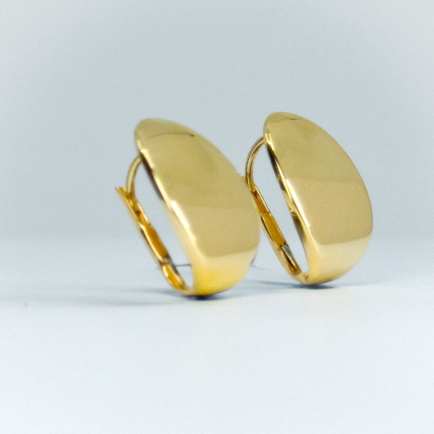 Aretes Cúpula Dorada 18k
