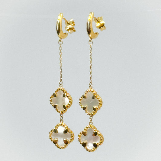 Aretes Trébol Doble Nácar en Oro 18k