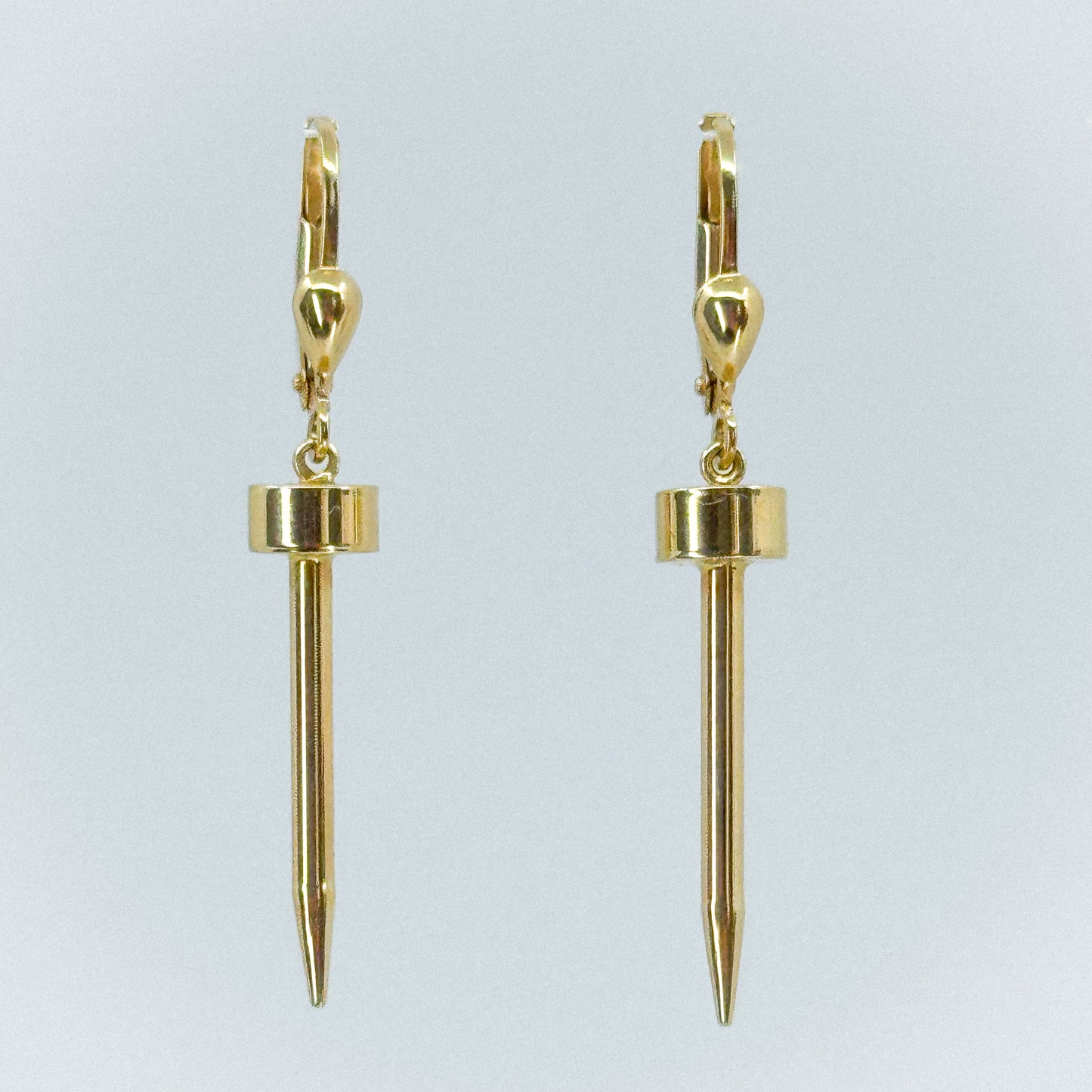 Aretes Dardo de Luz en Oro 18k