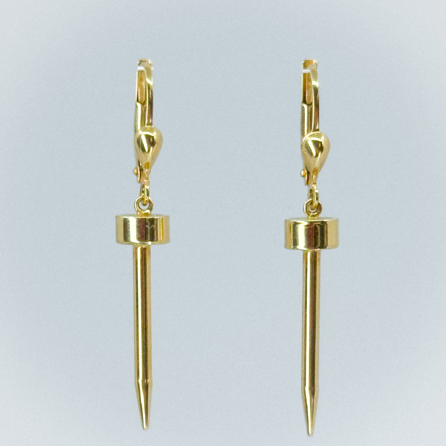 Aretes Dardo de Luz en Oro 18k