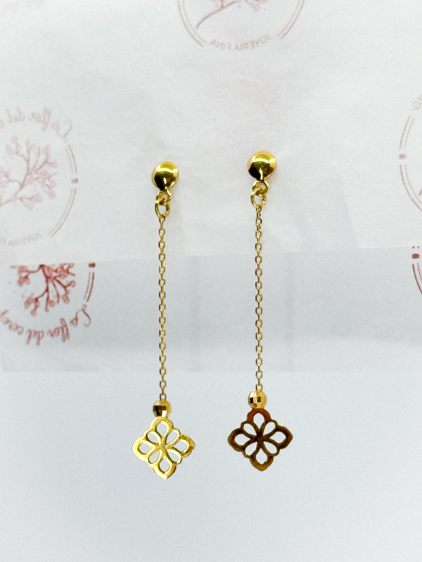 Aretes Flor Suspendida en Oro 18k