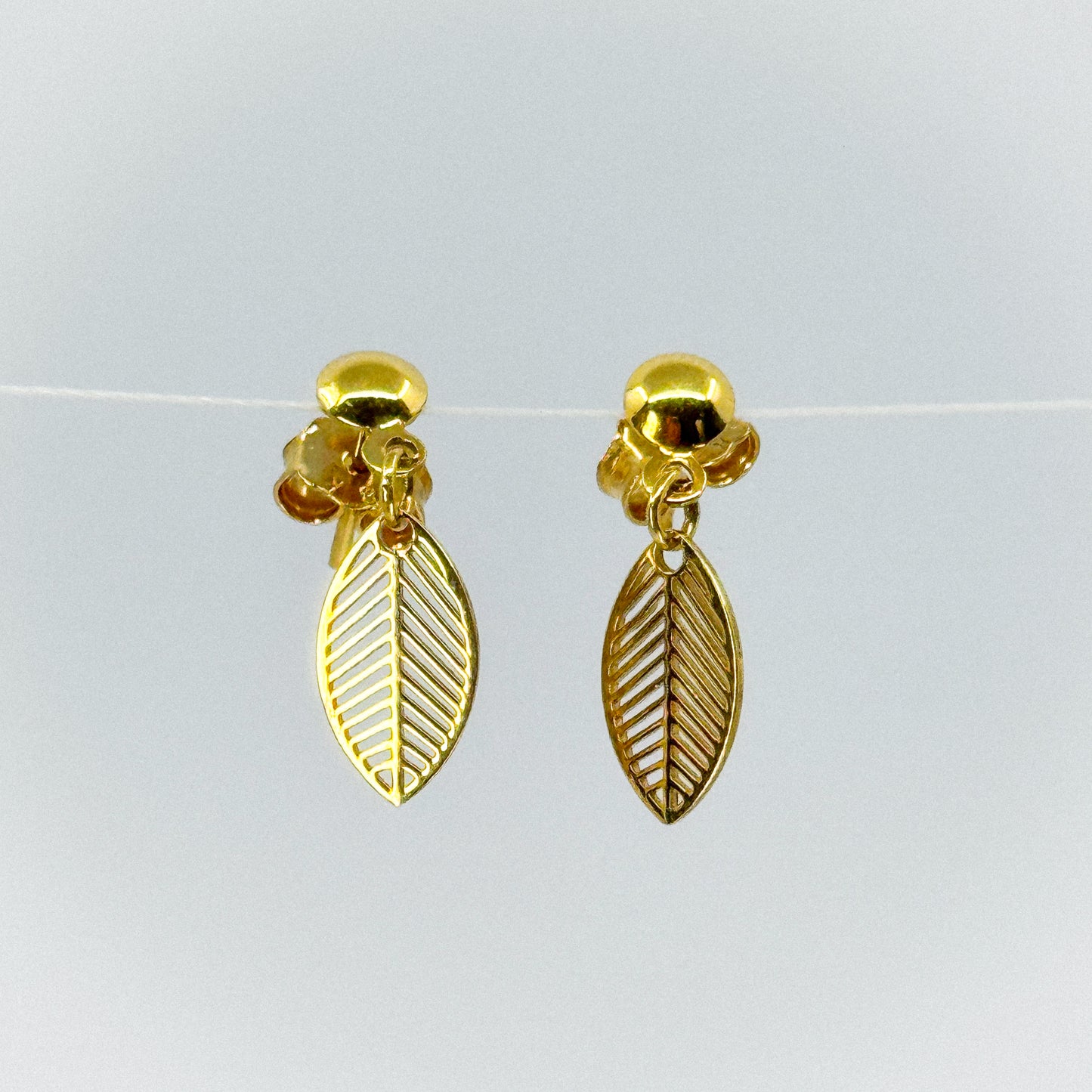 Aretes Hoja Dorada Oro 18k✨