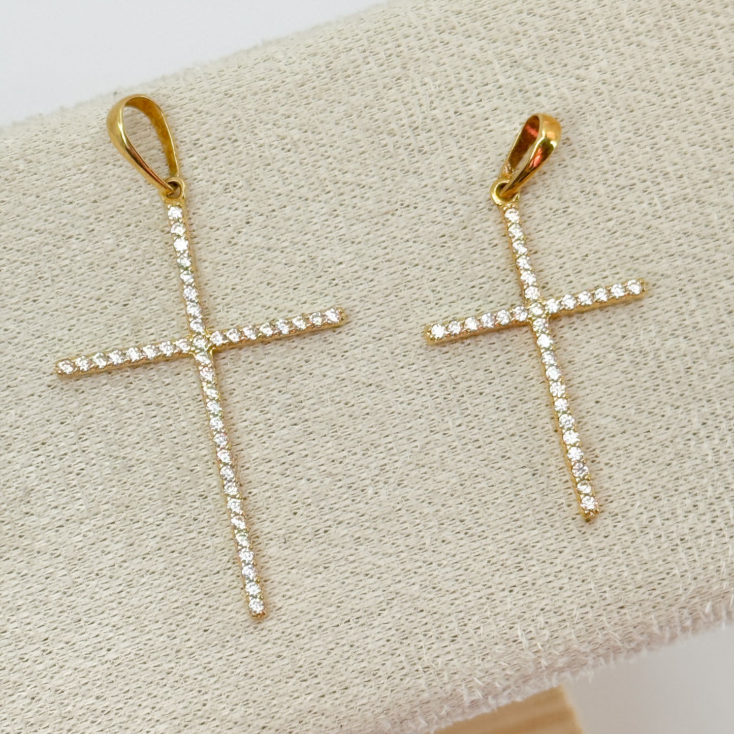 Dije Cruz Pavé Brillante Oro 18K