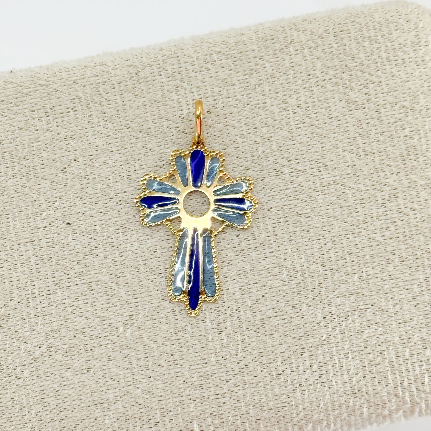 Dije Cruz Cielo Radiante – Oro 18k