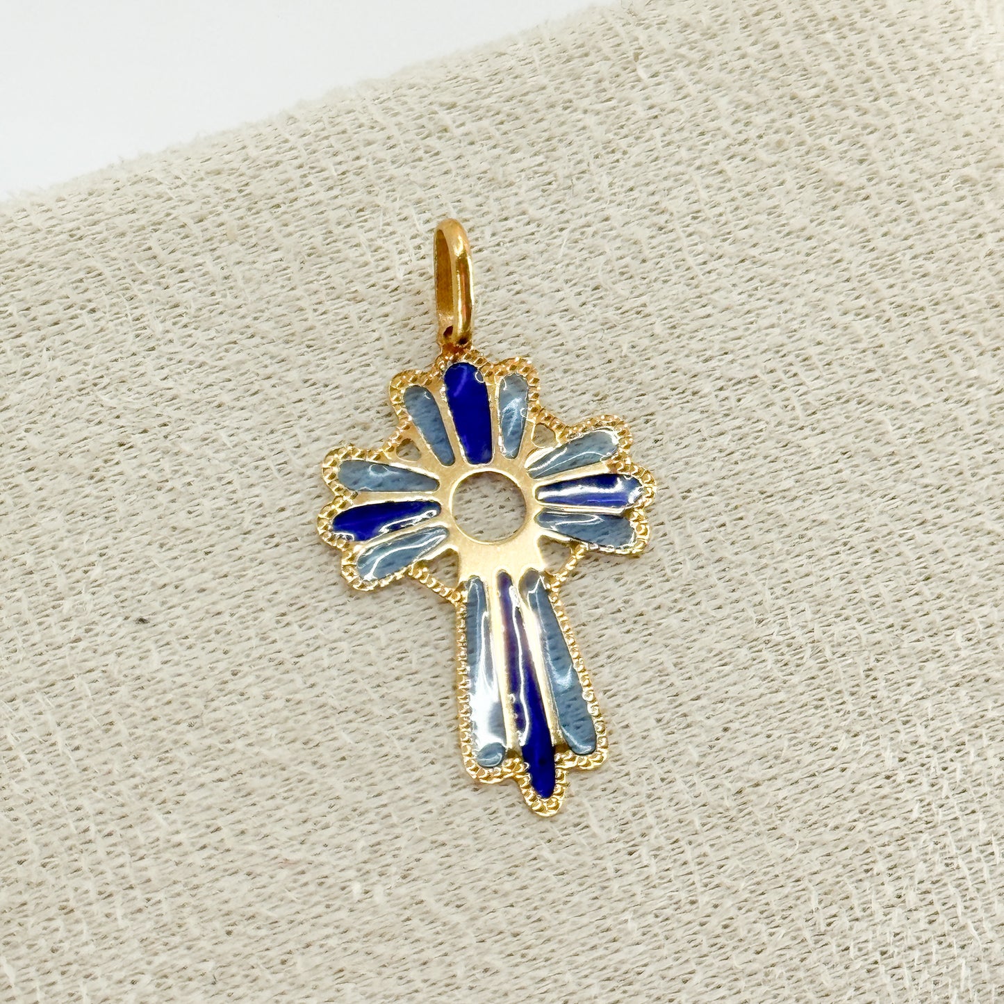 Dije Cruz Cielo Radiante – Oro 18k