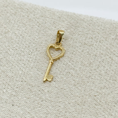 Dije Llave Corazón Doble – Oro 18k