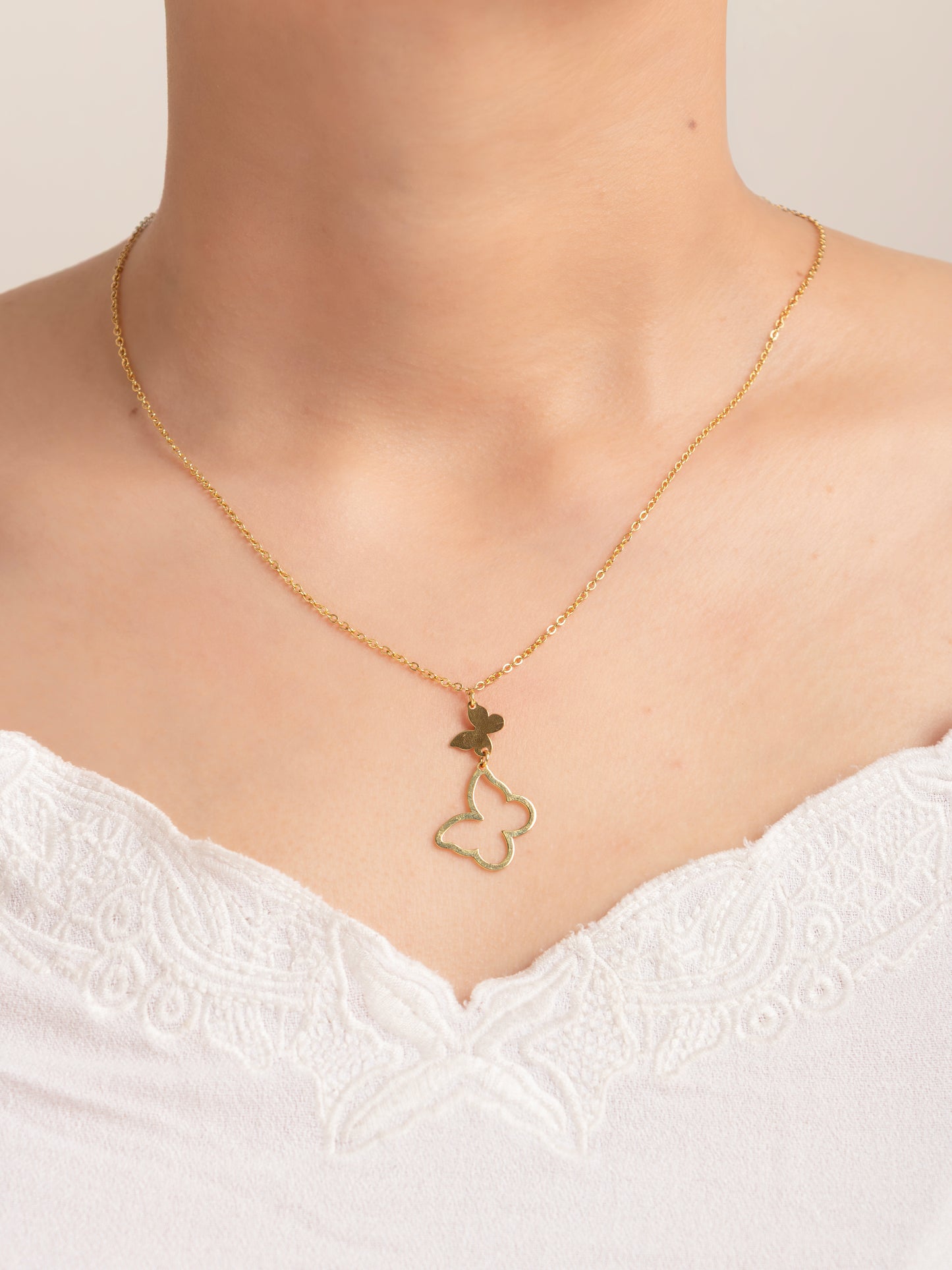 Collar Doble Mariposa Dorada