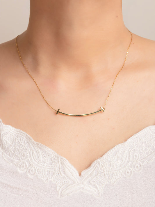 Collar Barra Curva Minimalista 18k