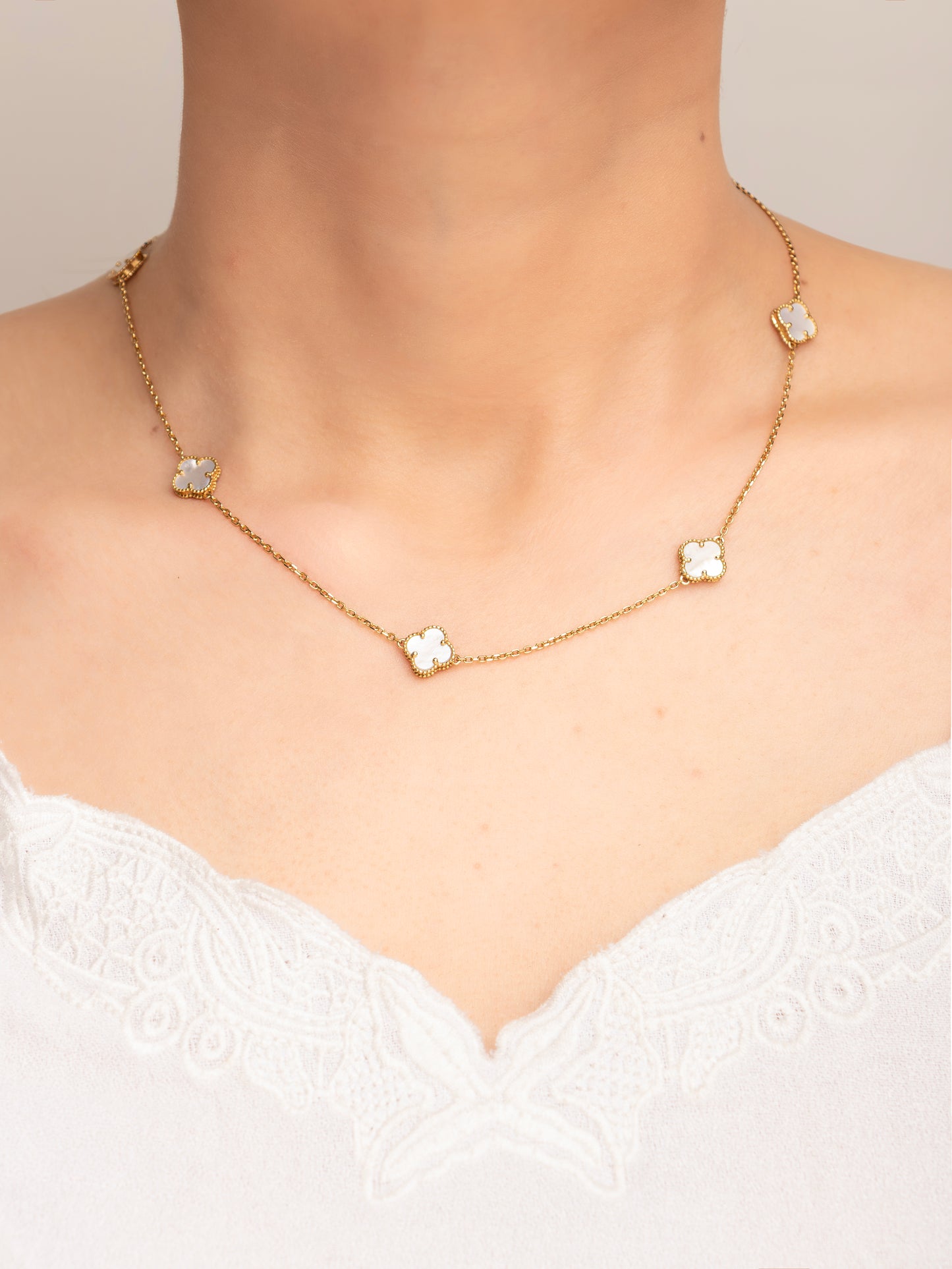 Collar Trébol Nácar Encanto 18k